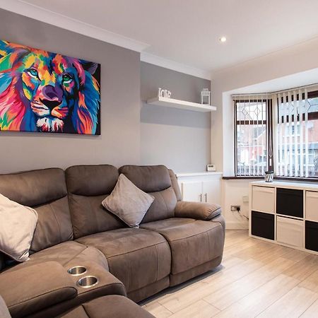 Refurbished Home, 8 Mins To Cc Belfast Exterior foto