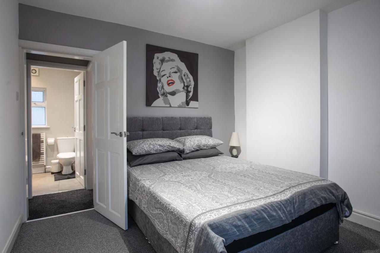 Refurbished Home, 8 Mins To Cc Belfast Exterior foto